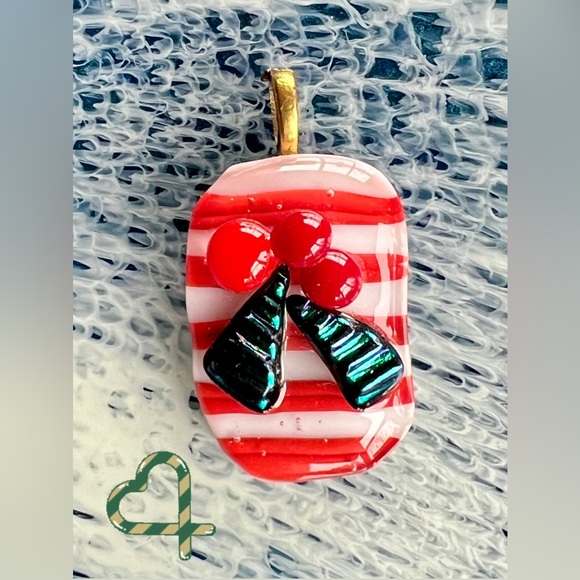 Bonnie’s Bling One Of A Kind Fused Glass Jewelry and Accessories to Wear. - Picture 6 of 15